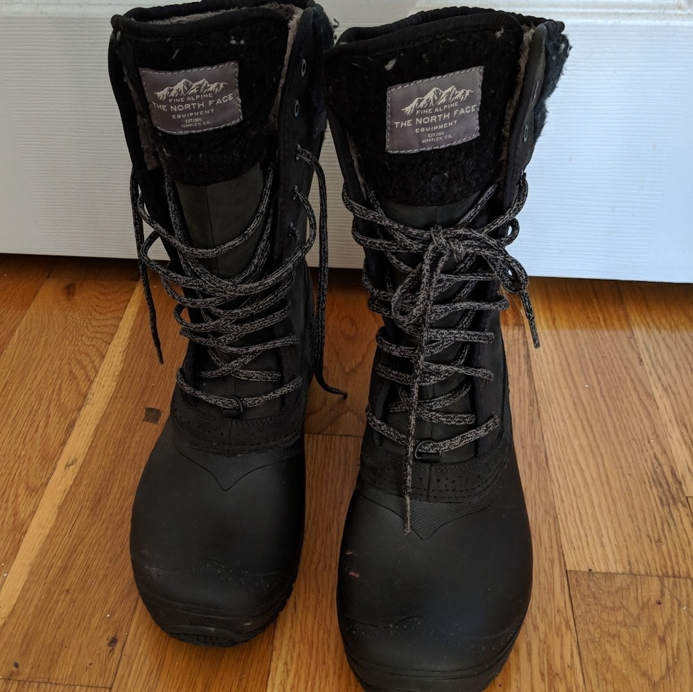 North Face black snow boots. New.